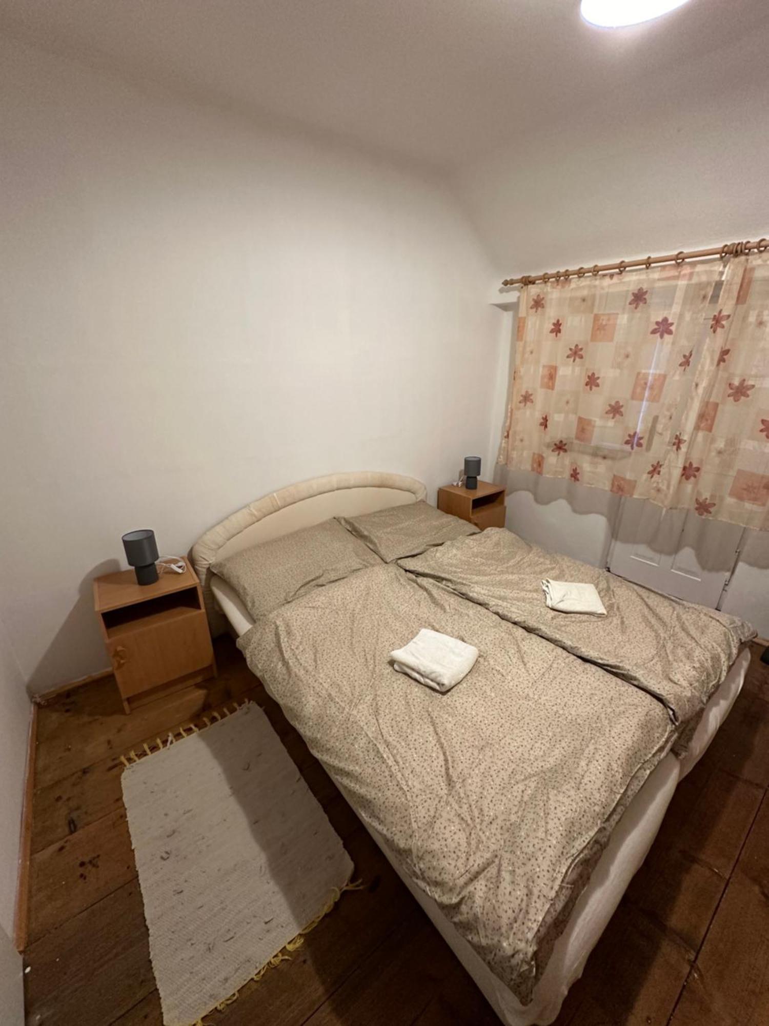 Apartment Dehtare Bagian luar foto
