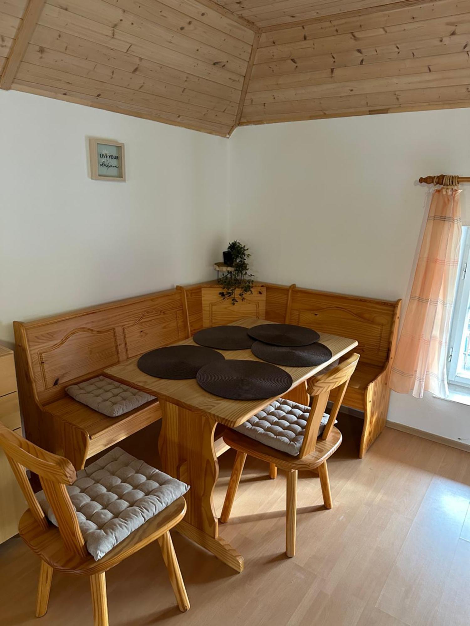Apartment Dehtare Bagian luar foto