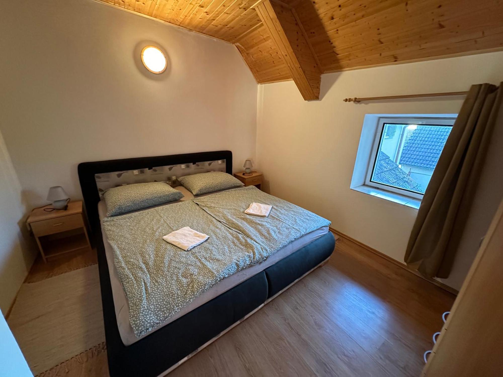 Apartment Dehtare Bagian luar foto