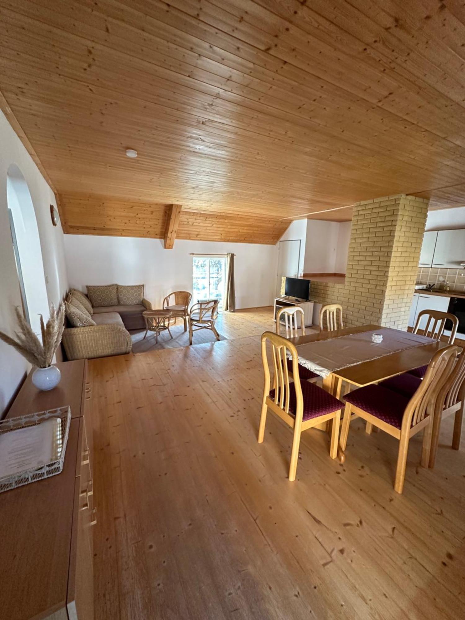 Apartment Dehtare Bagian luar foto