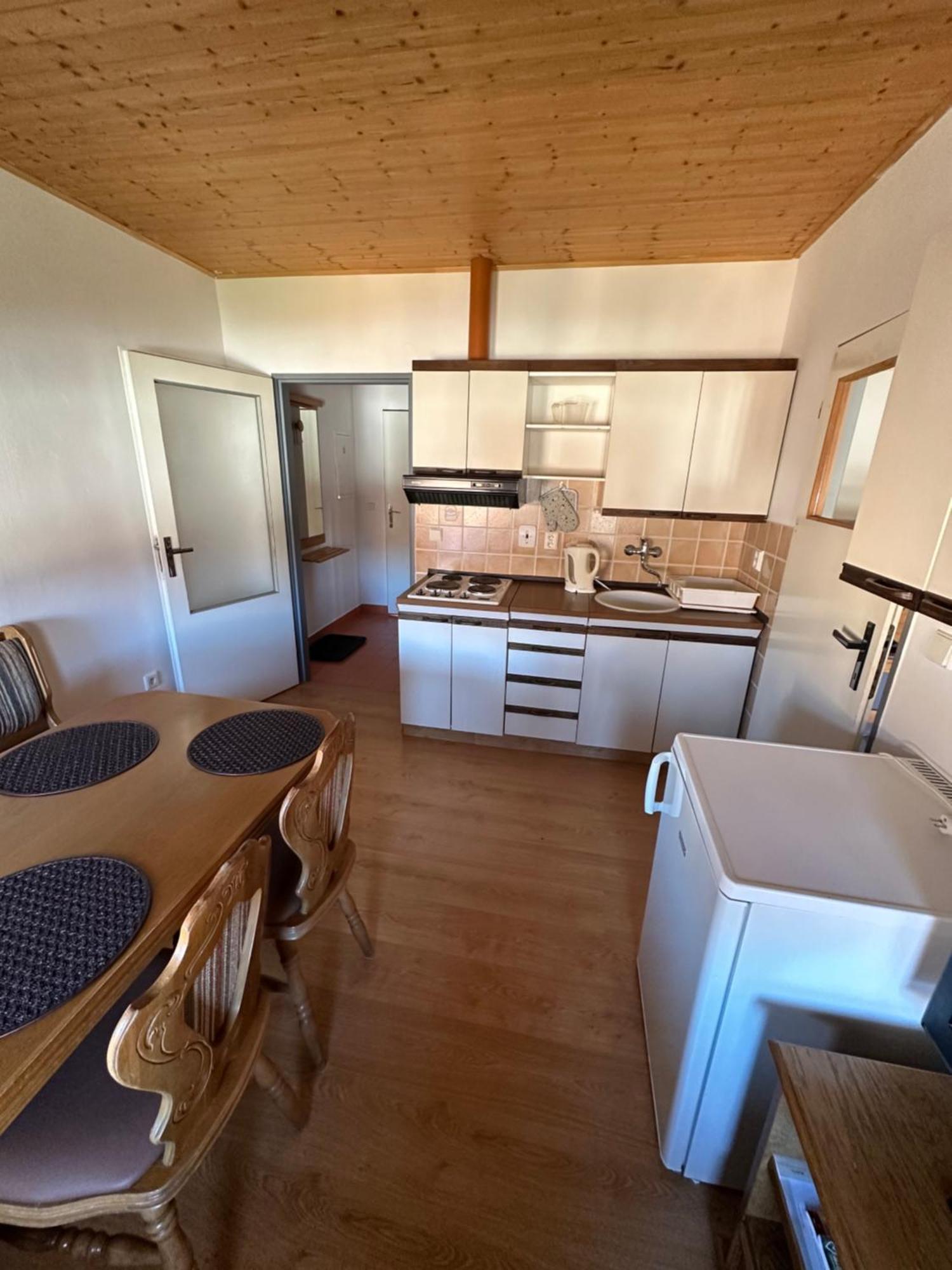 Apartment Dehtare Bagian luar foto